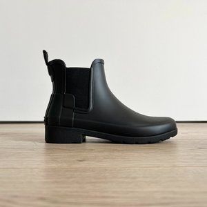 *Brand New* Hunter Original Refined Chelsea Boots in Black – US Women's 6